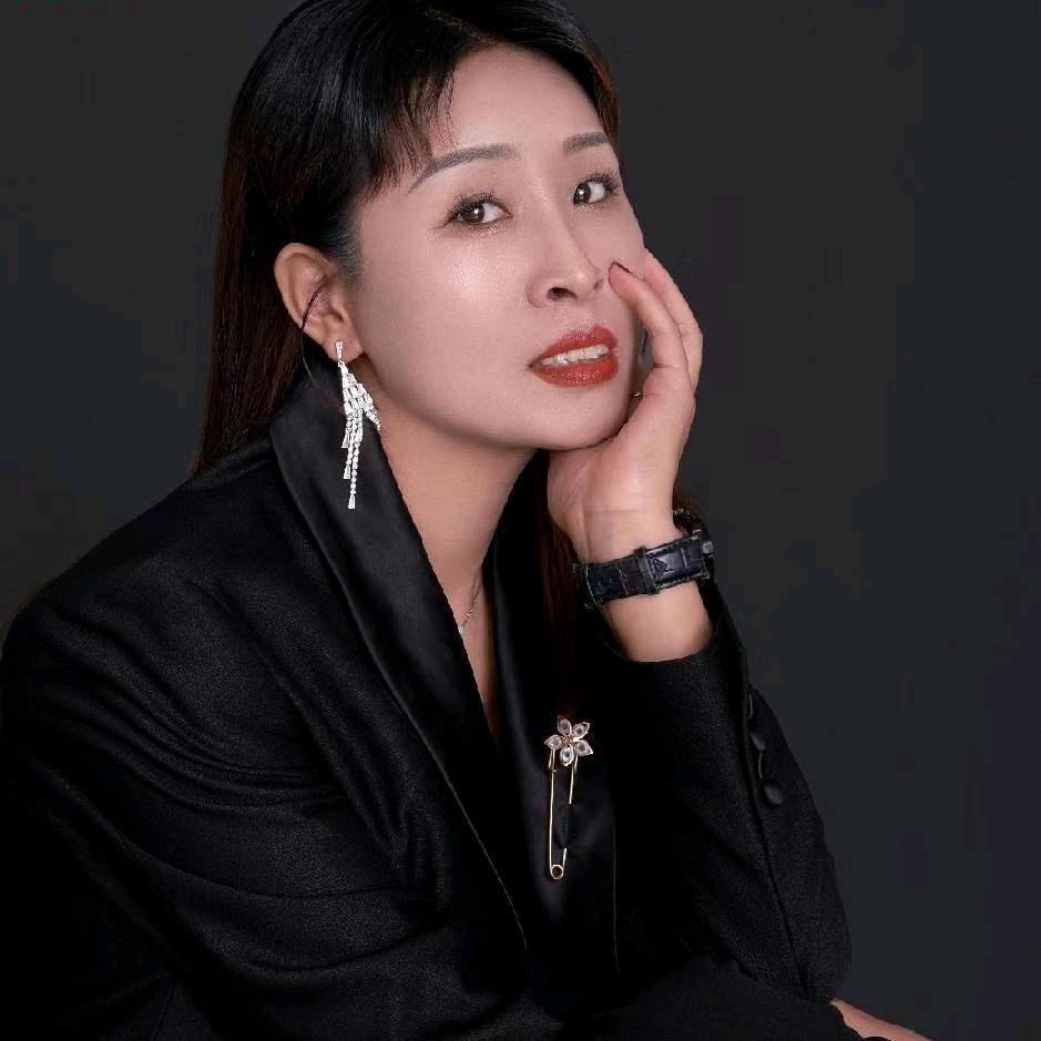 平舆县彩霞商贸有限公司