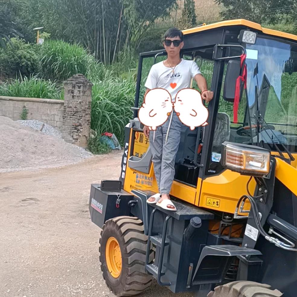 我们不会抽烟不会喝酒 没人喜欢阿肖