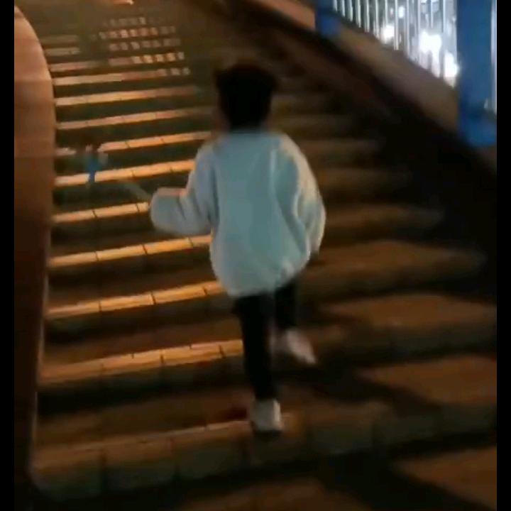 妍妍（必回关）