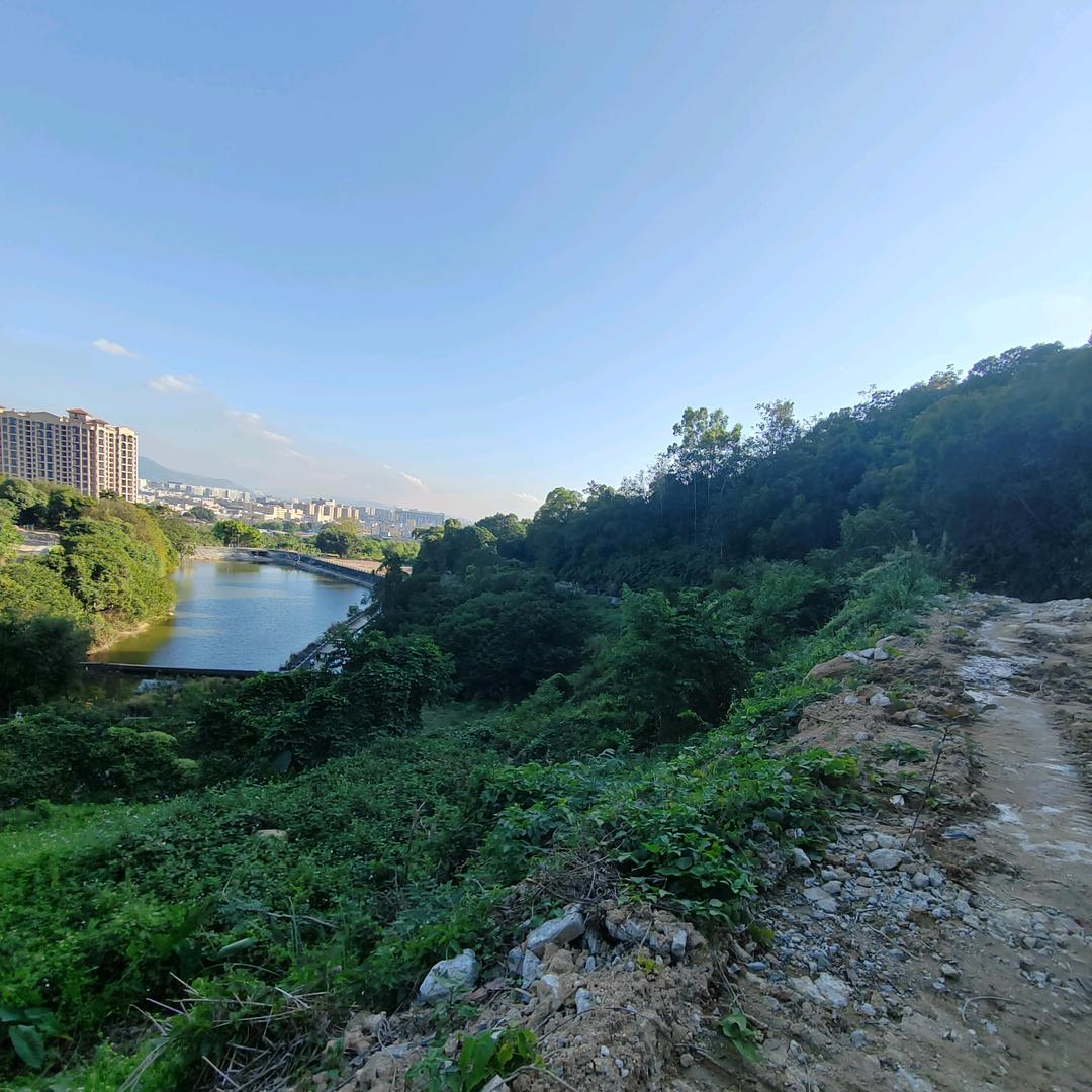 佬三