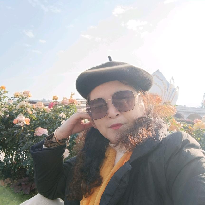 家阖万事兴一花拾女装