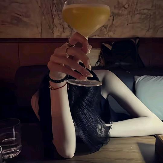 ❁