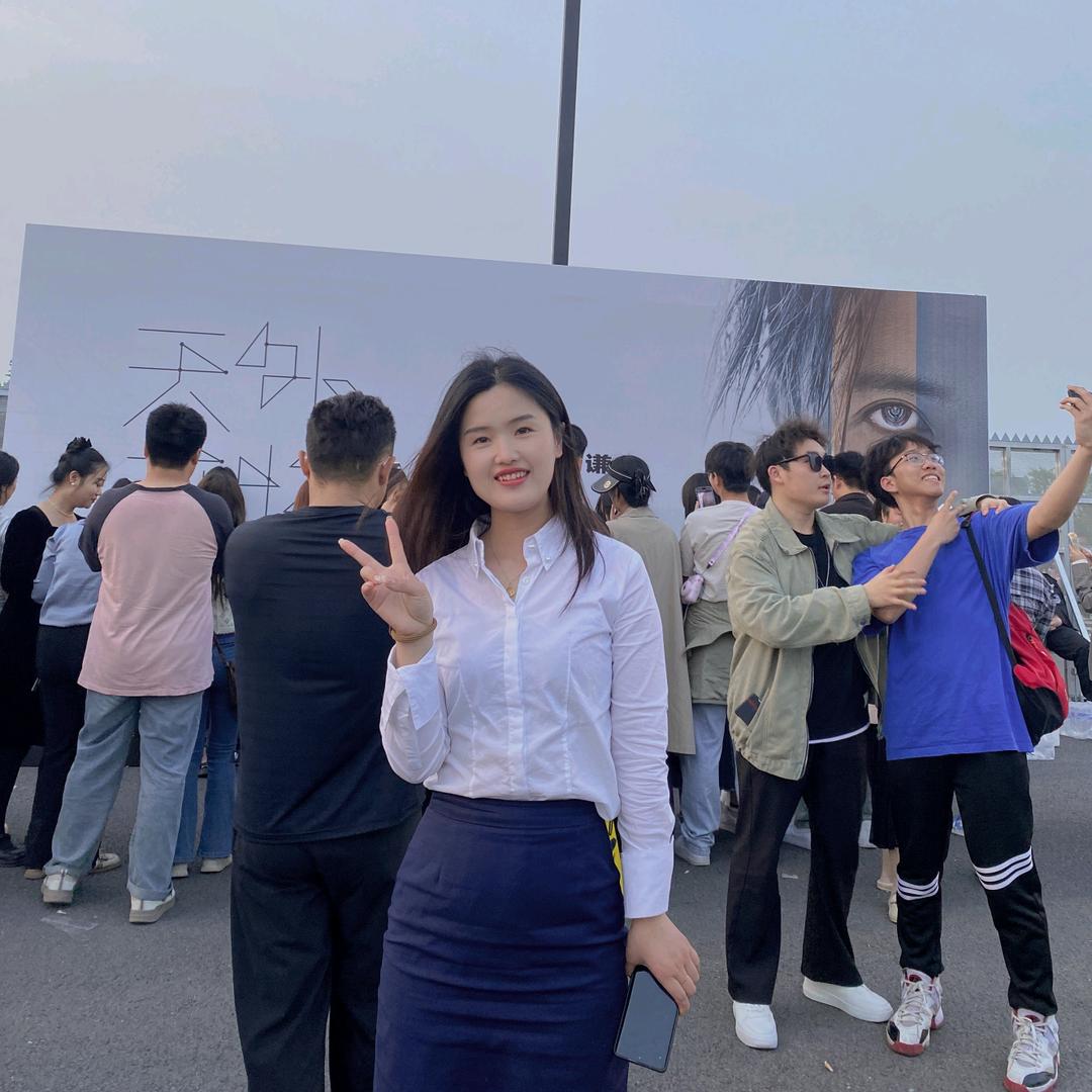 卖房子的小姐姐😘