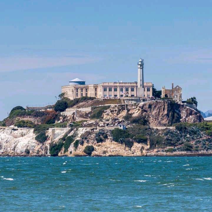 无人机吊运打药