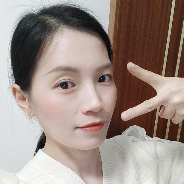 彩裙三娃