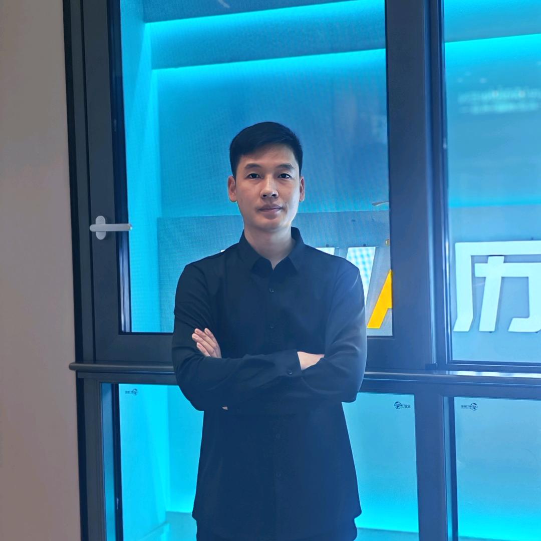 历豪门窗三老板