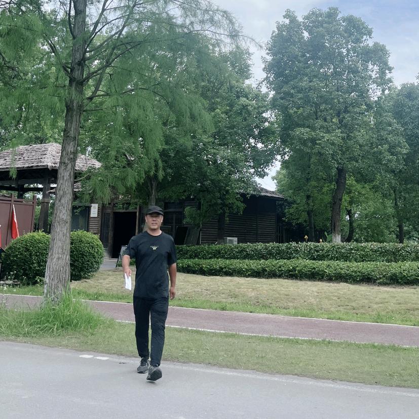 水果大叔爱跳舞（邹哥）