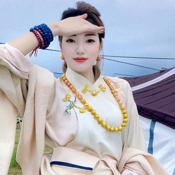 藏族姑娘