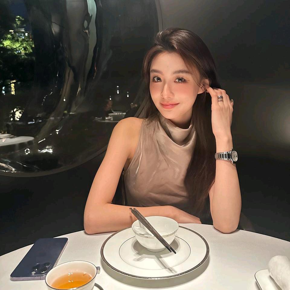FOREVERCAN小纯（轻奢风穿搭）
