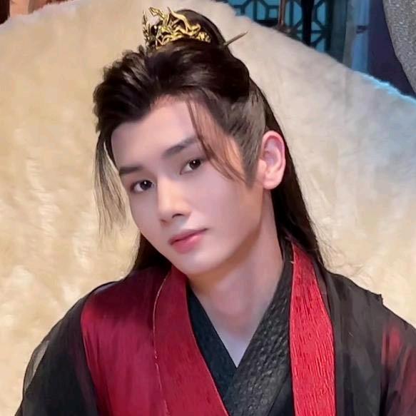 方无月的尹二三