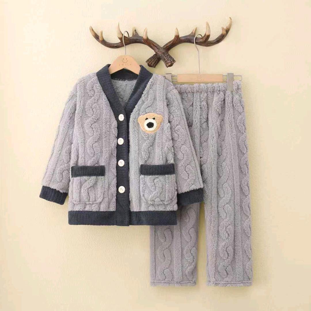 商宏童装工厂店