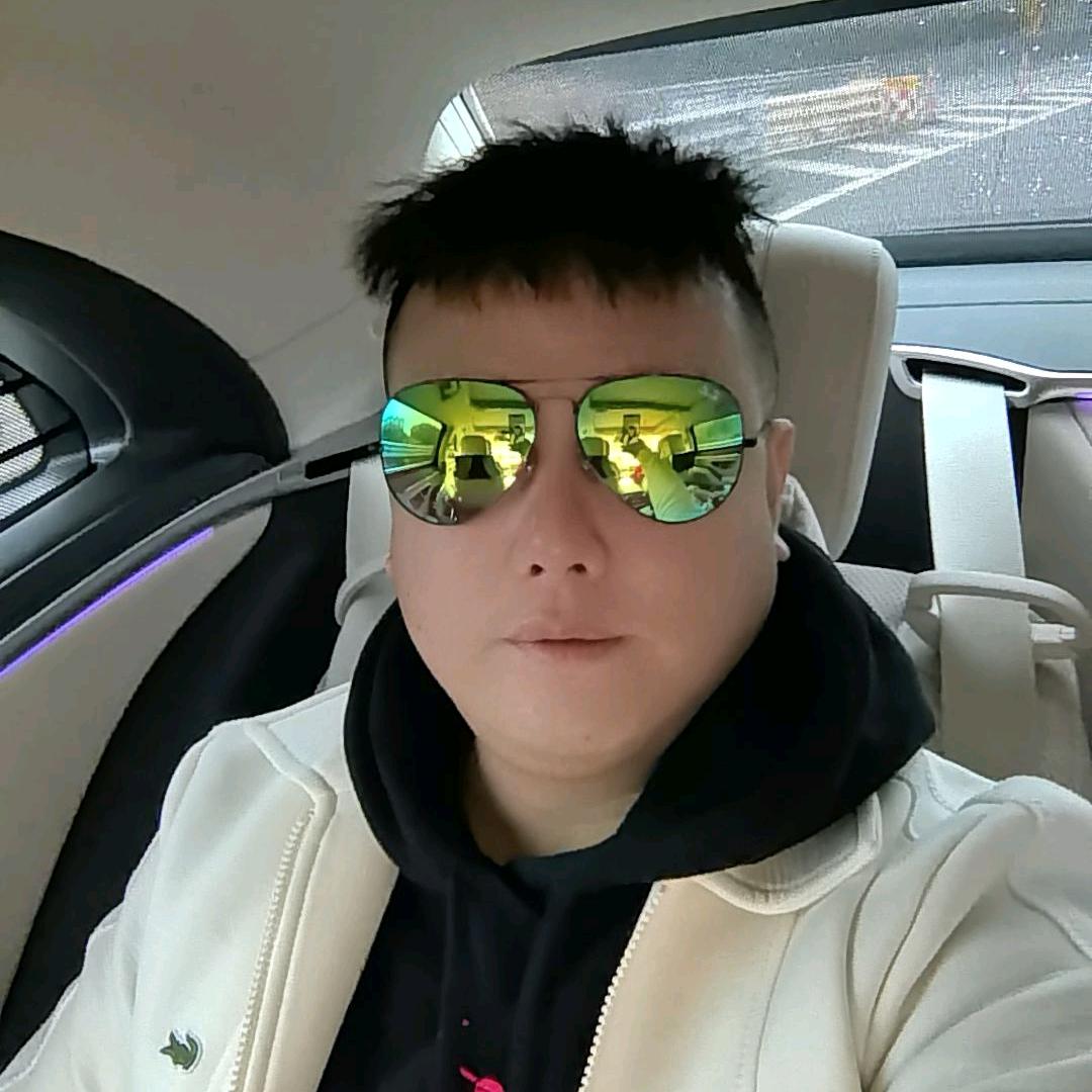 走猫步的狼