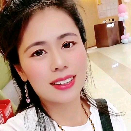 孤单红妹 在浙江长兴