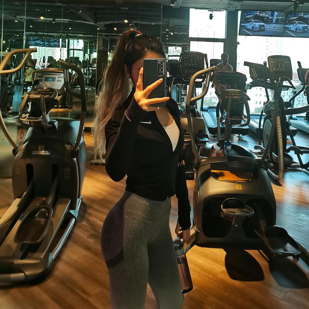 撸铁👧的吸🐈日记