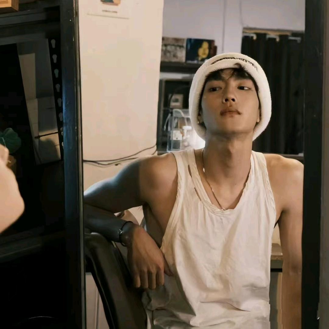 悲伤的酸辣大白菜