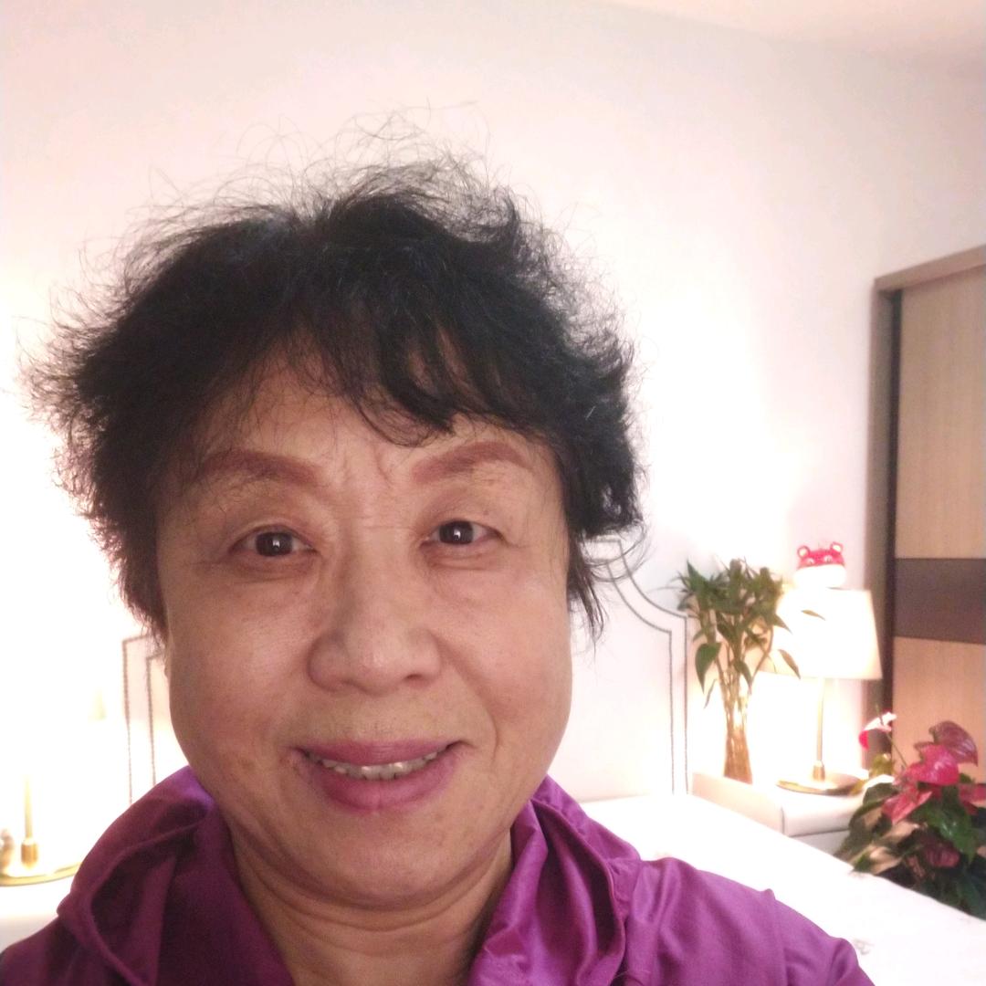 红坦诚  早8点10分