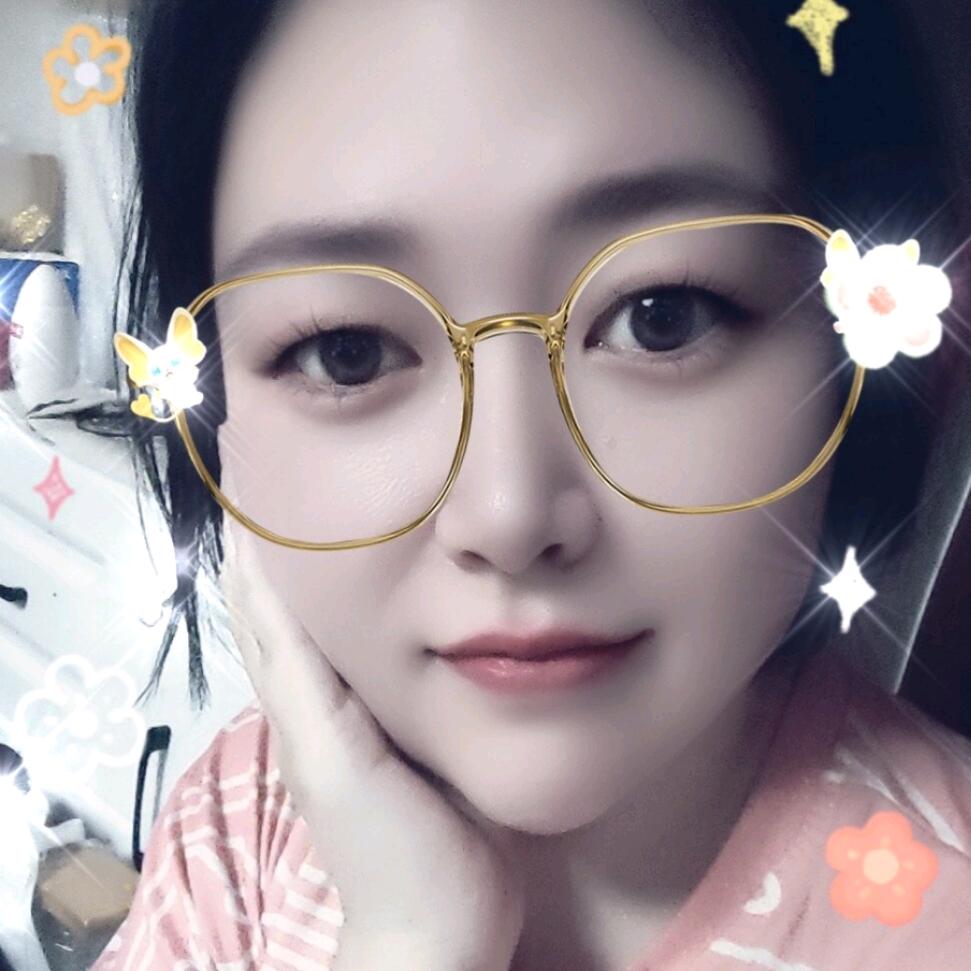 A、✨ ①个温柔的丫头