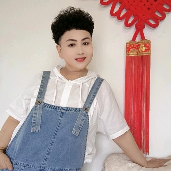 放纵的微笑♬ 爱手舞(拒闲聊，勿连赞）
