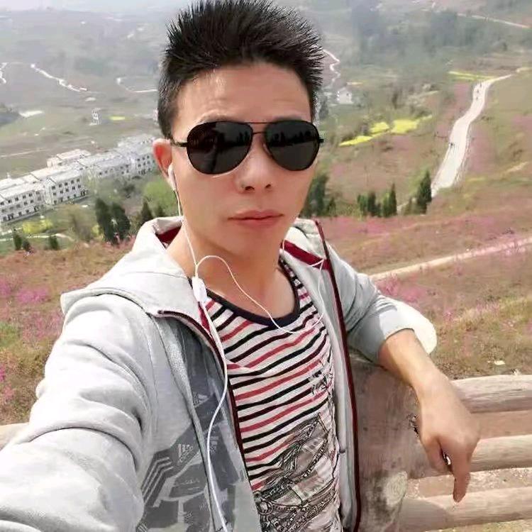 晴空万里.…日出相伴