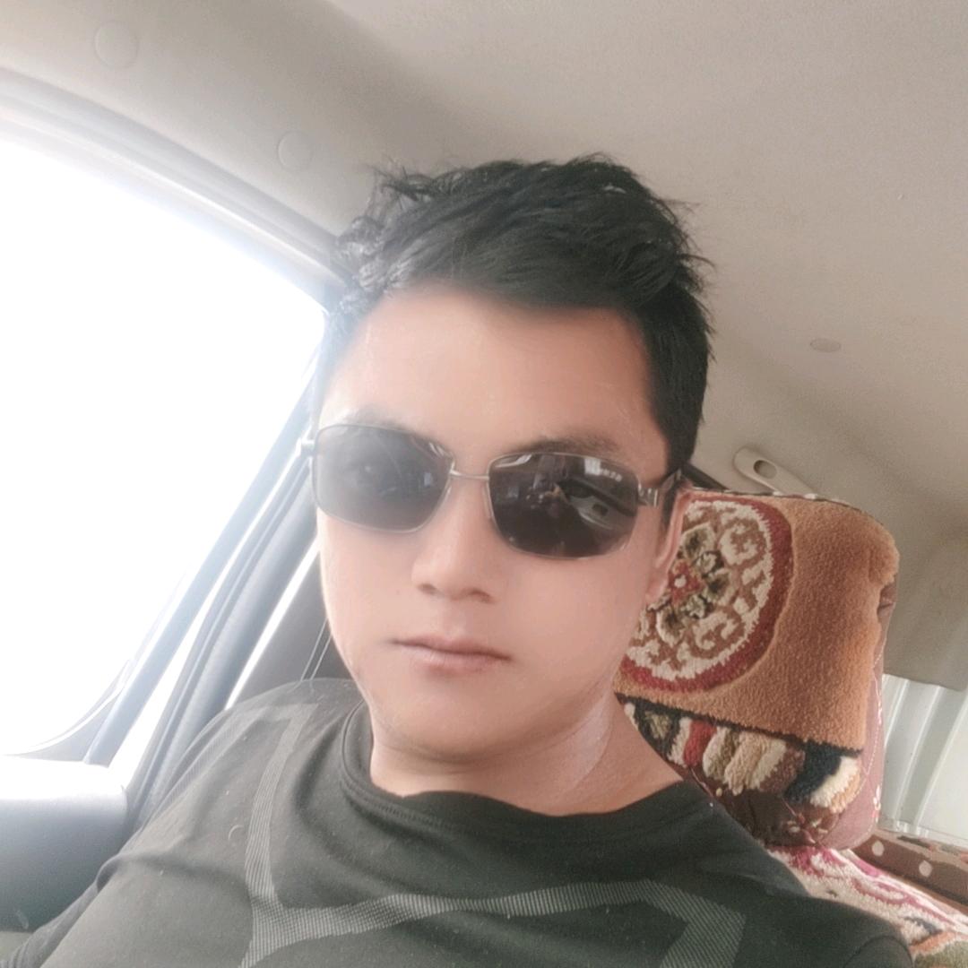 西藏套圈朗赛。