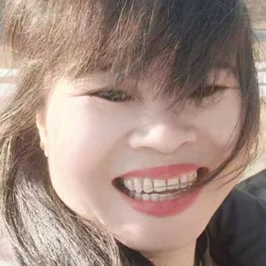 小爱子手势舞