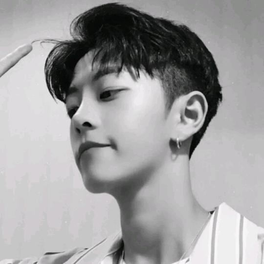 阿宝造型，特价烫染店