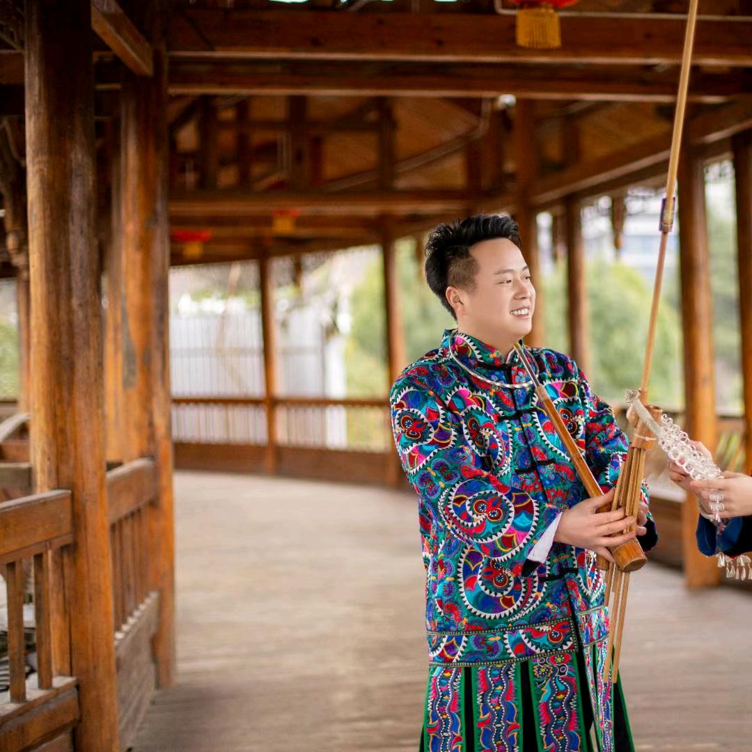 lucky变脸芦笙主持达人补丢