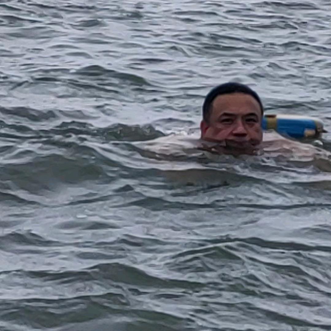 秦斌（慧东建材）