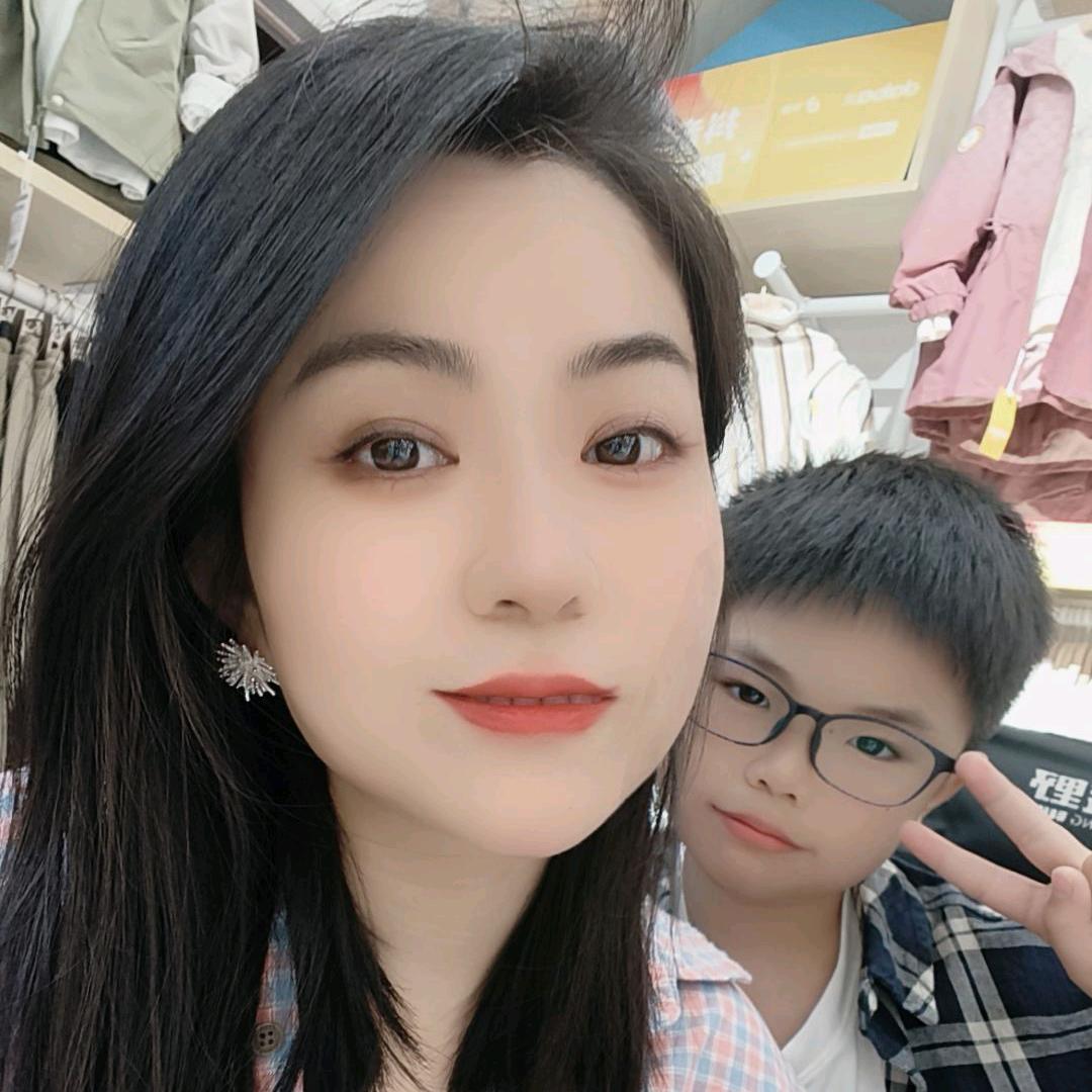 @达巴童装鹤龄店李老板