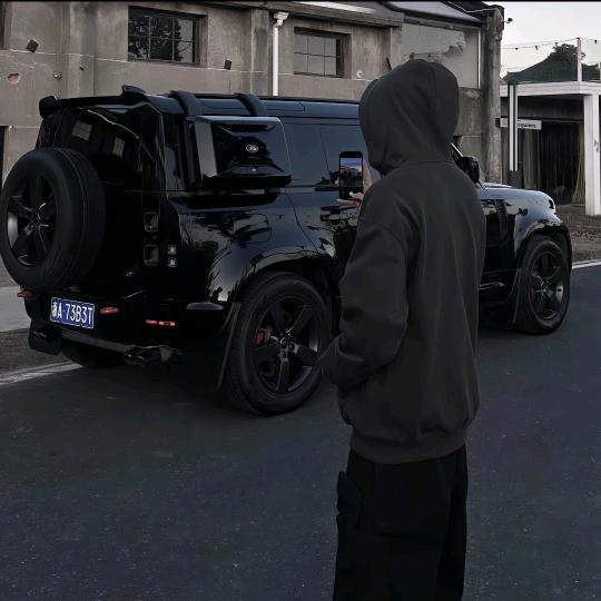 Q        -