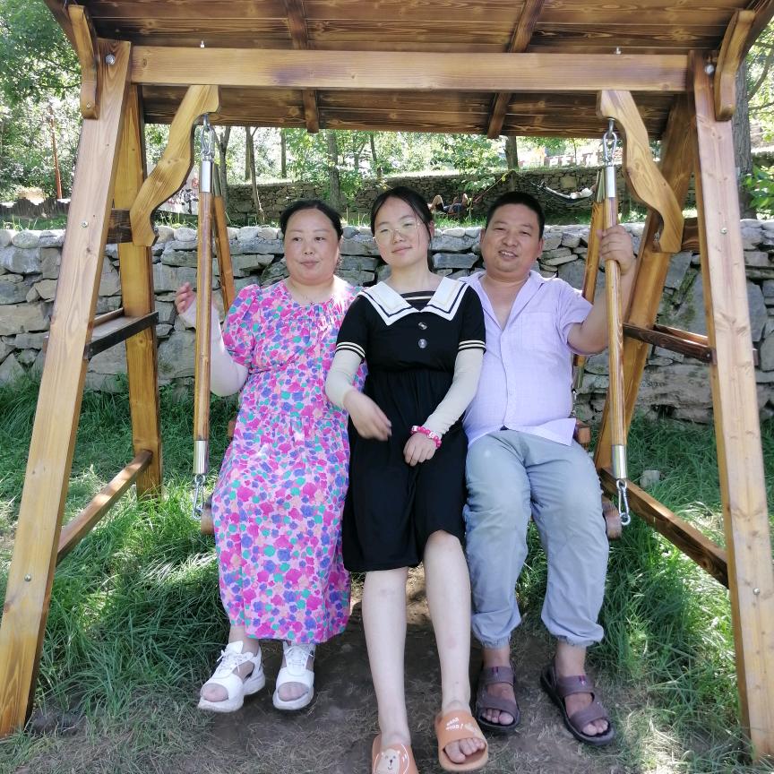 家有一儿一女