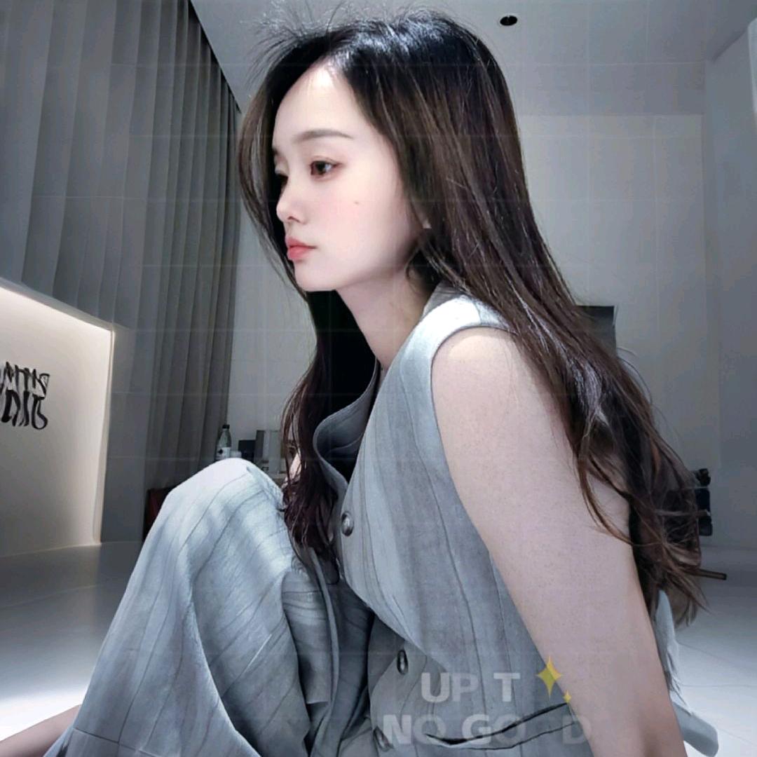 এ᭄ོ故事ོ与我ృ: ⋆