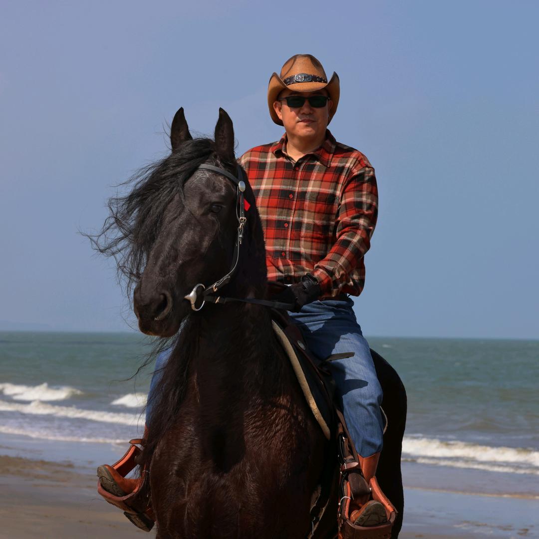 策马牧云《骑马养马记录生活》