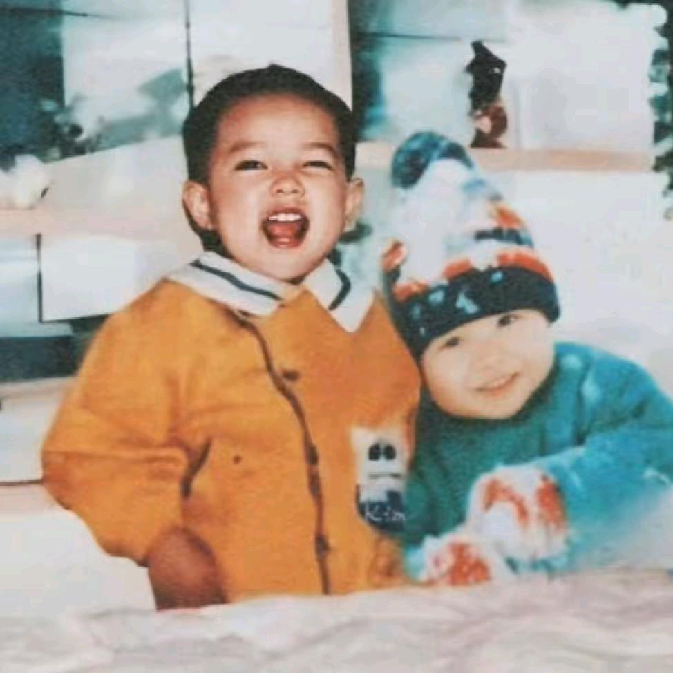 有镜头  他装的 ♡.