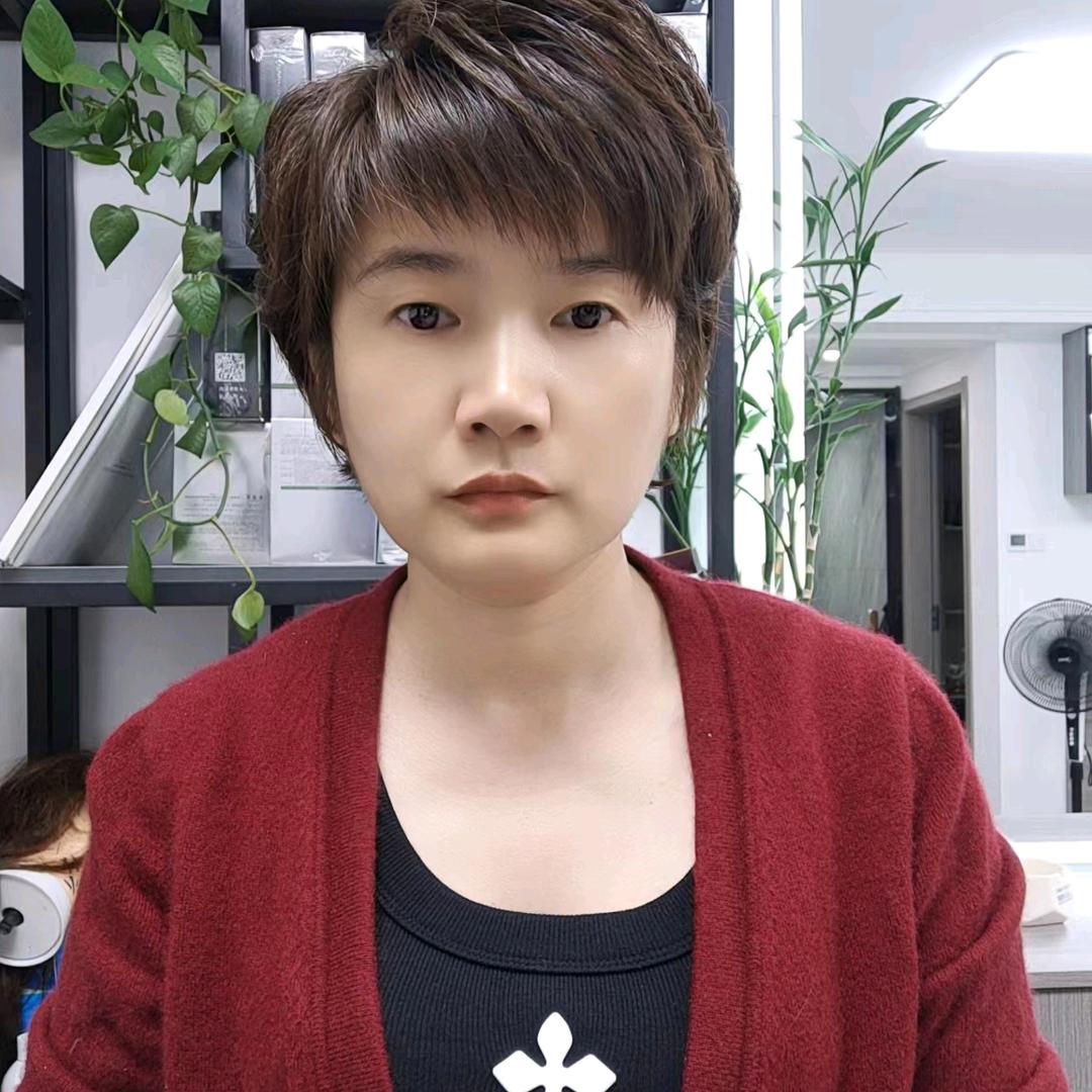 友翠精剪专业烫染