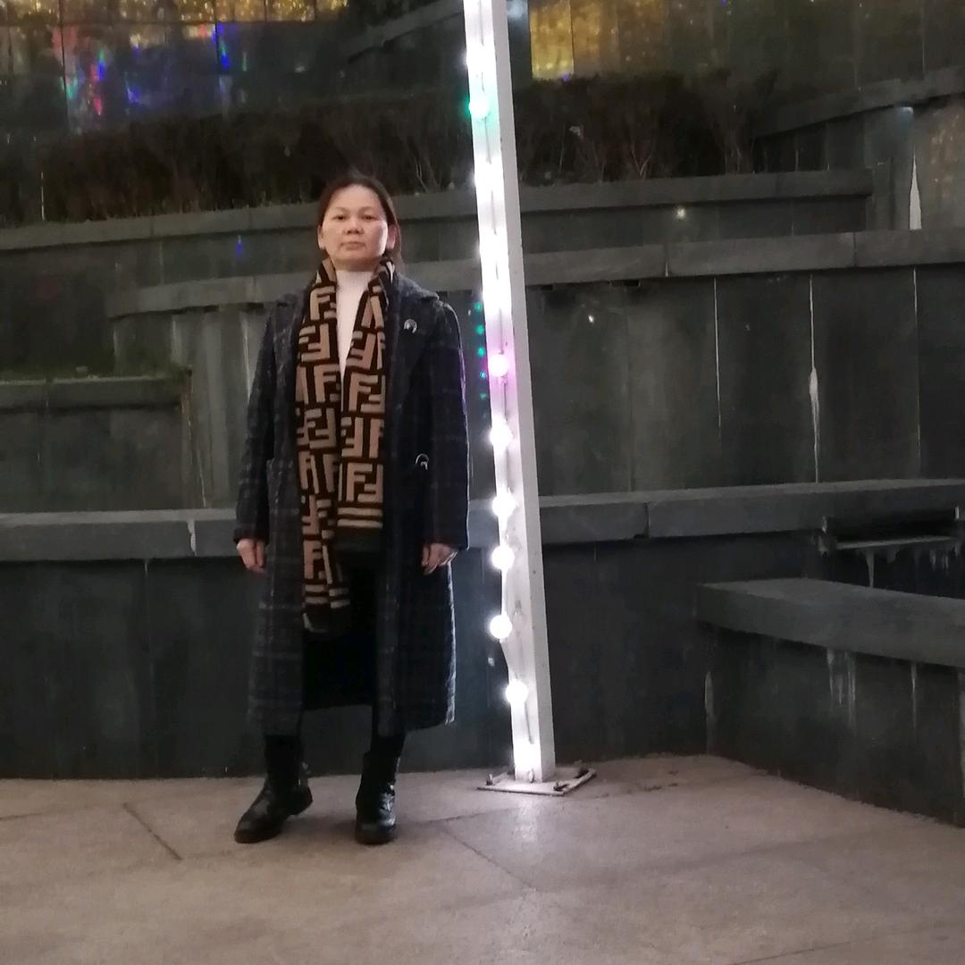 六妹也上平台找老伴，看有没有这个缘分