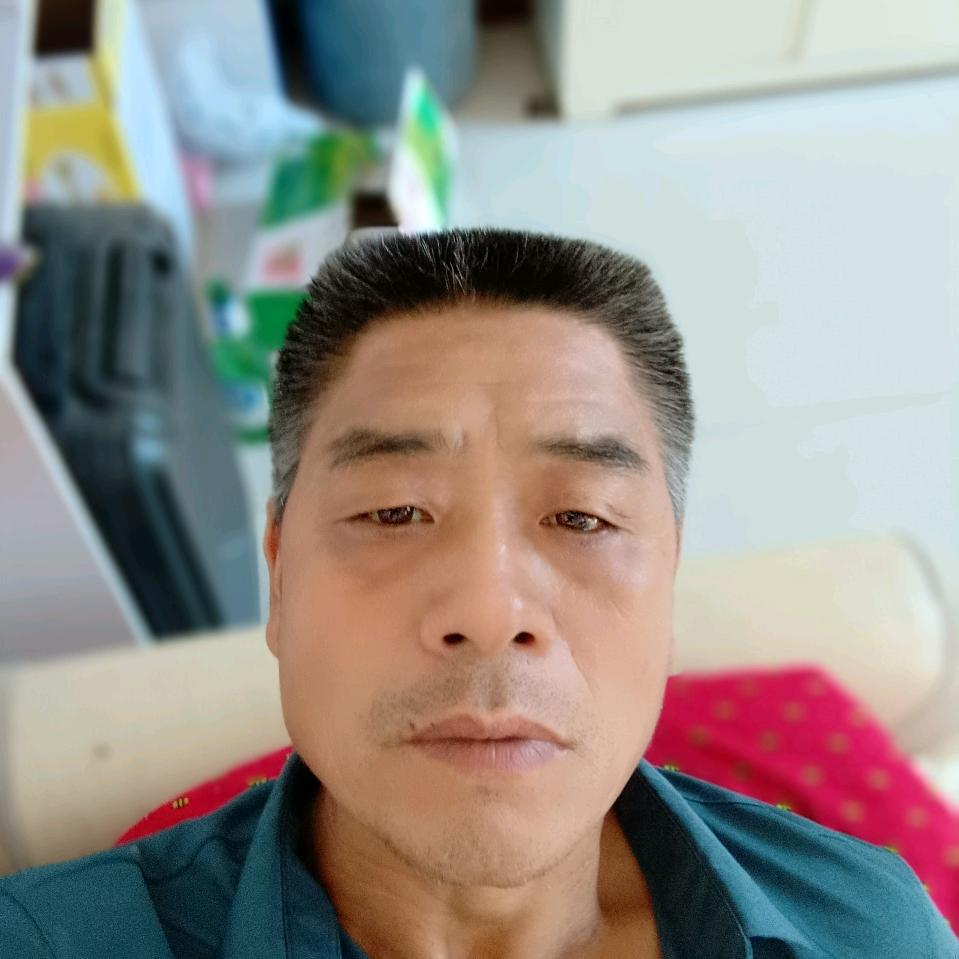 快乐哥。早上9点10分，喜欢唱歌聊天