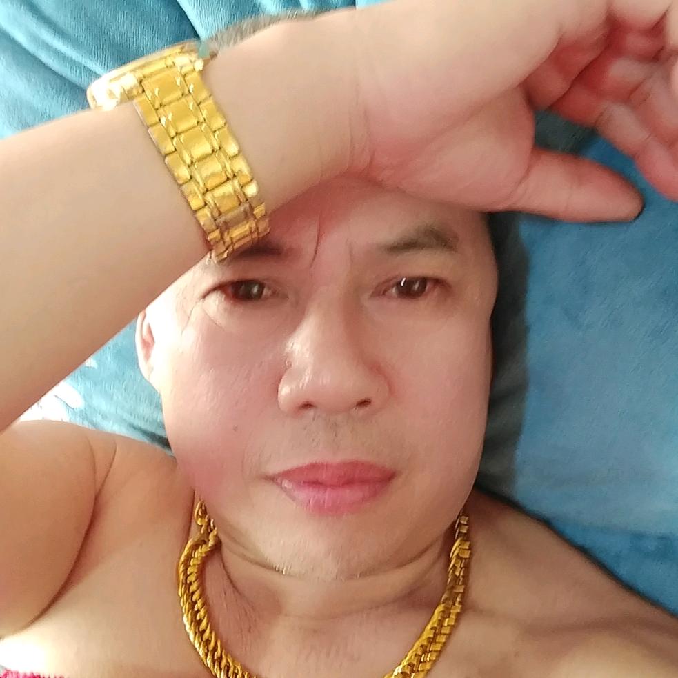 罗