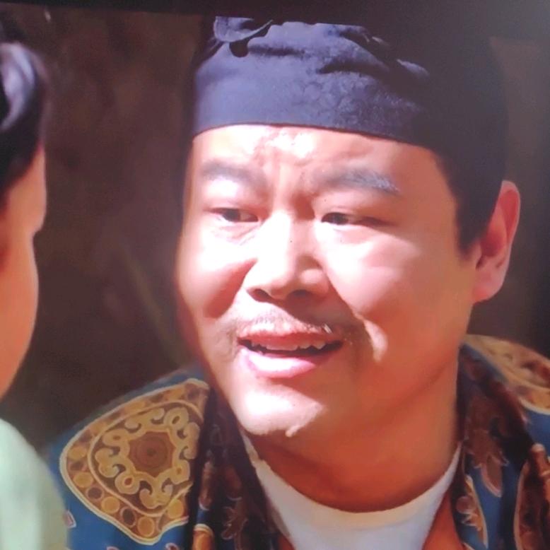 散发荷尔蒙的蟑螂腿儿