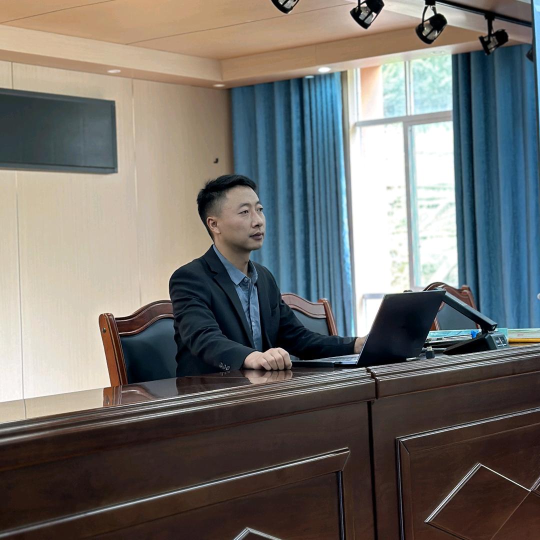 席老师 云南高峰教育升学
