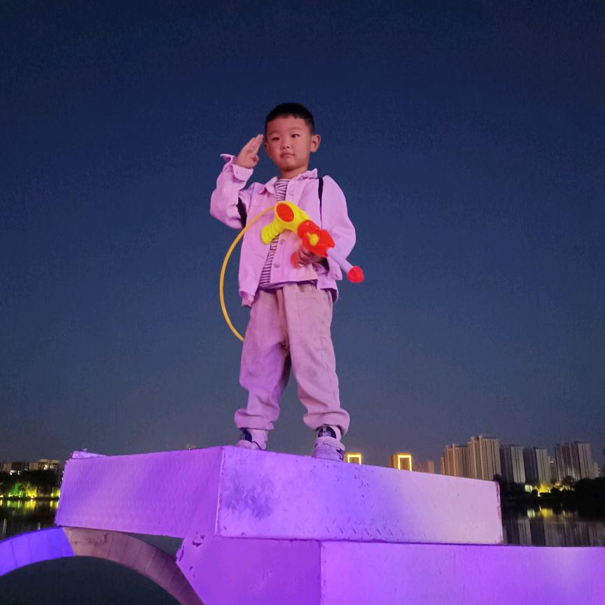 那小子真帅～