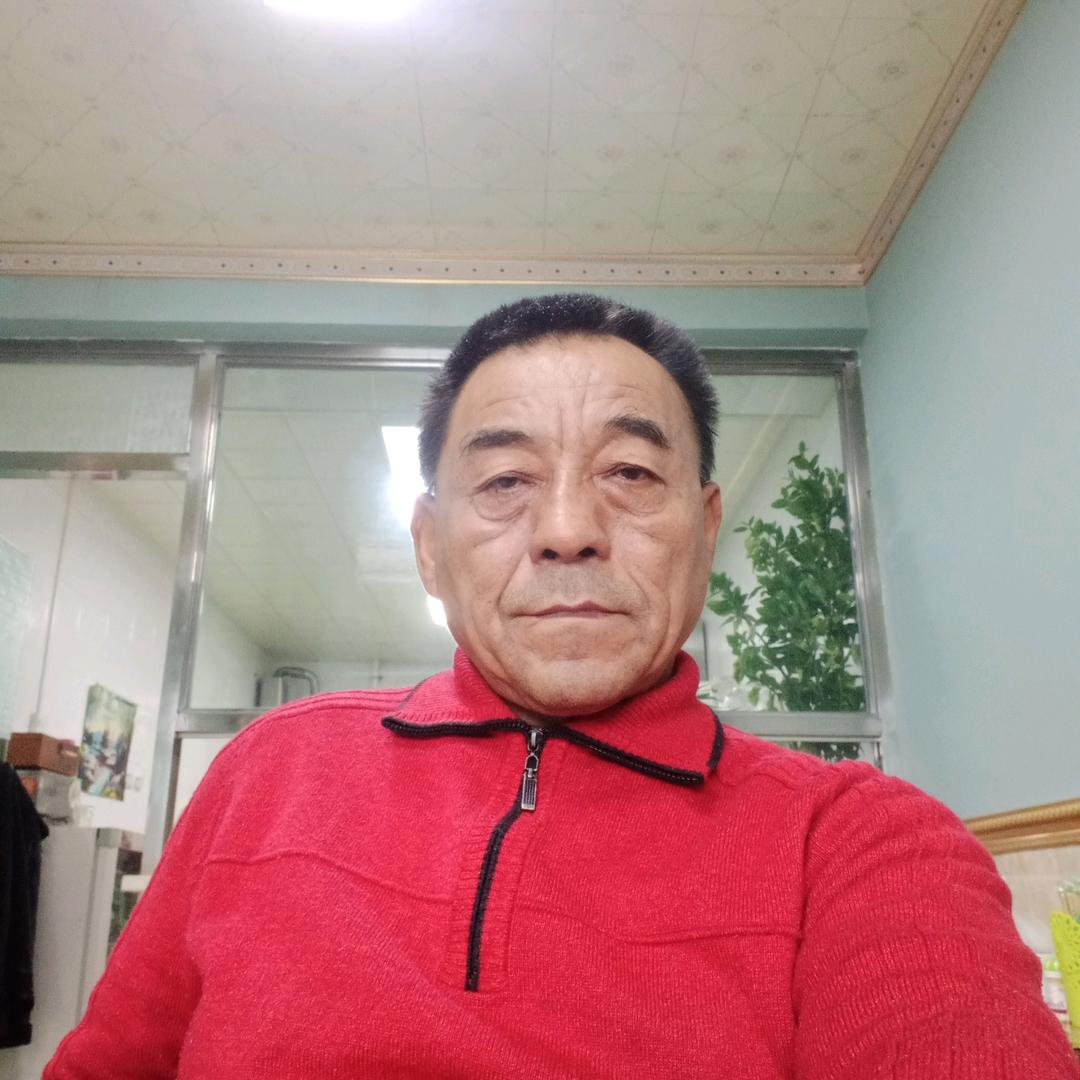 石河子市老街。