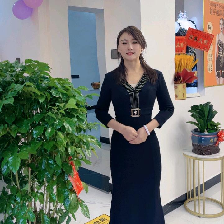 是彭彭吖