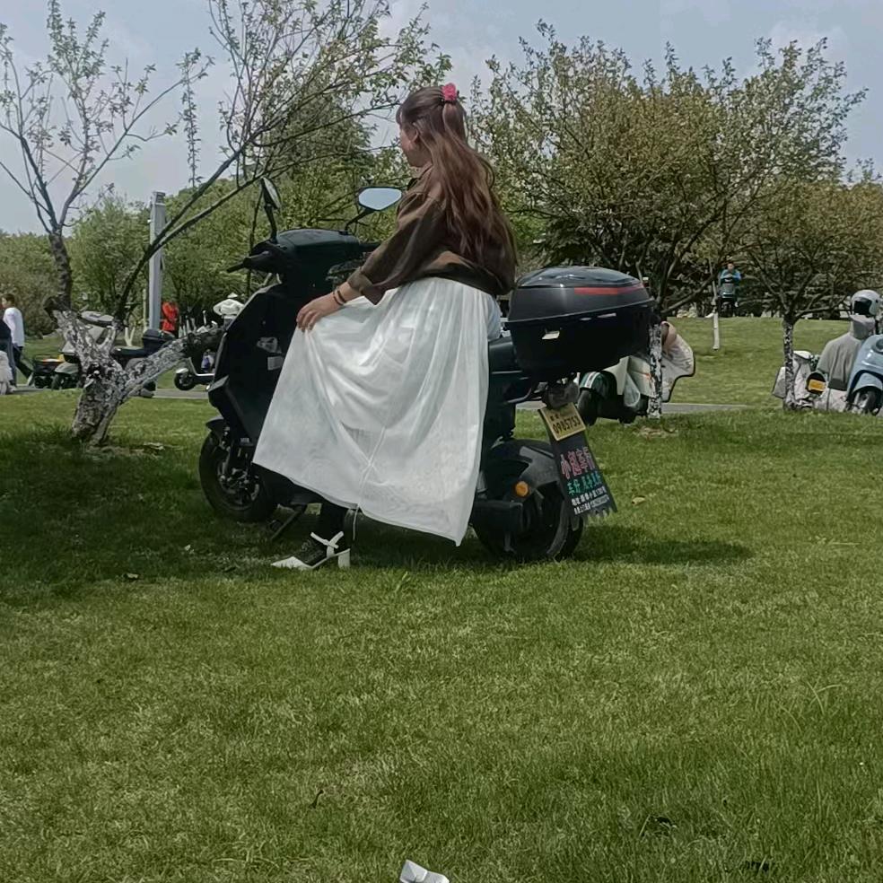 个人世界他不香？