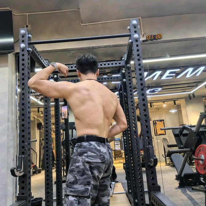 狮子工厂健身-黄教练