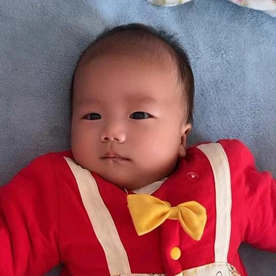 李秋英