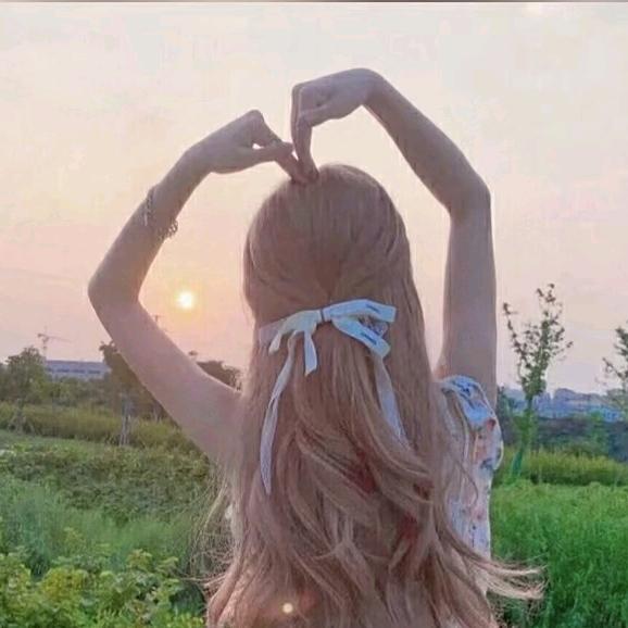 এ᭄ꦿ꯭微凉₅₂₀ 💗☾⋆᭄