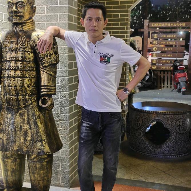 专业刮腻子喷漆^0^天哥^0^