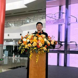 何氏眼镜视光中心