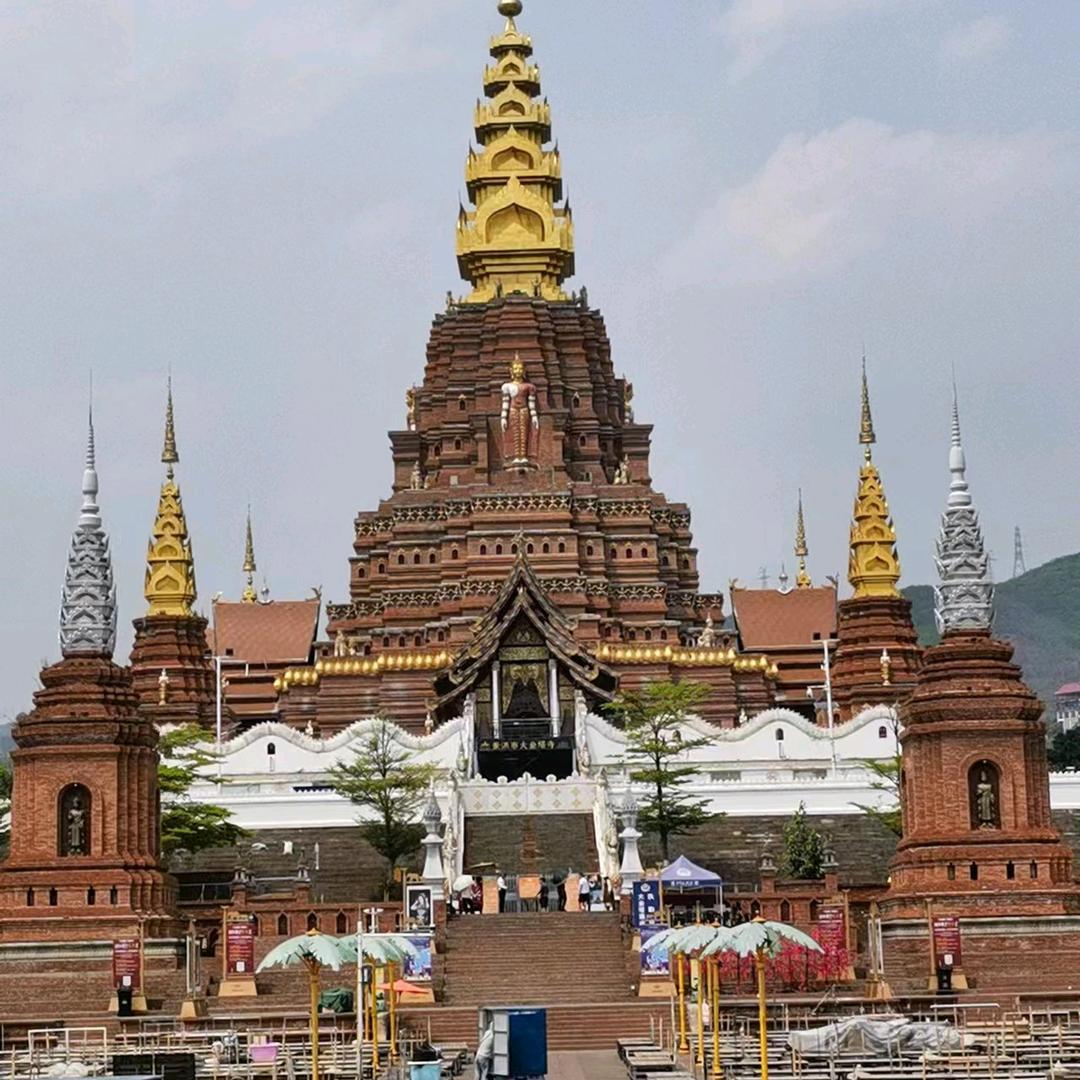 一生伤痛，做人不靠嘴，要靠心，要靠踏实